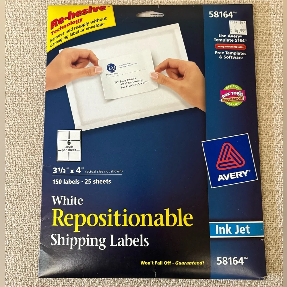 Staples 3 Black Binders with Avery Shipping Labels NWT❣️